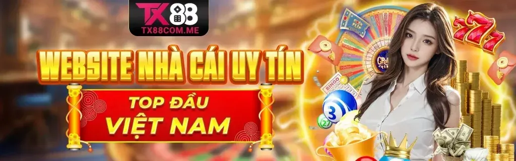 Sân quần vợt với một tay vợt đang giao bóng, thể hiện sự tập trung và kỹ năng trong môn quần vợt